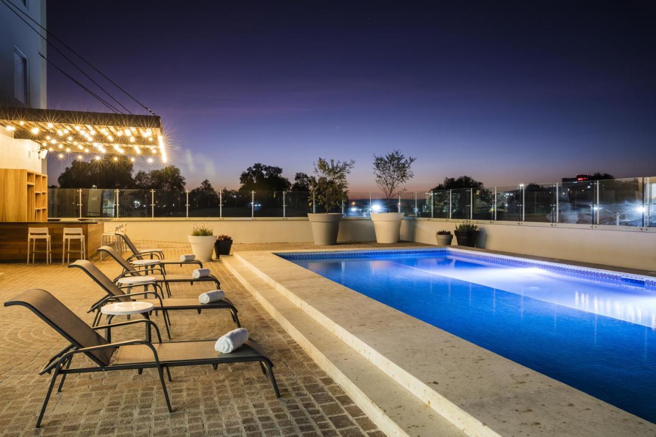Fiesta Inn Celaya Galerias 外观 照片
